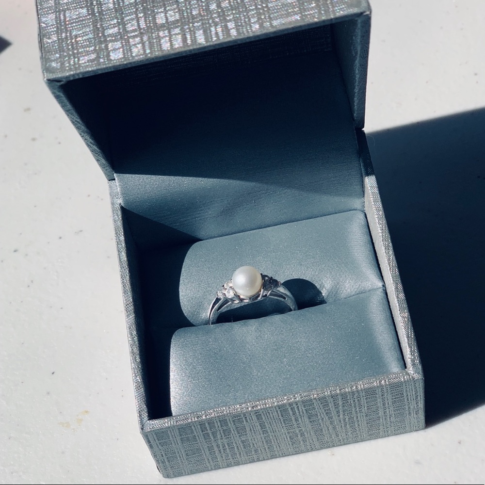 ZALES Real freshwater pearl ring with diamonds